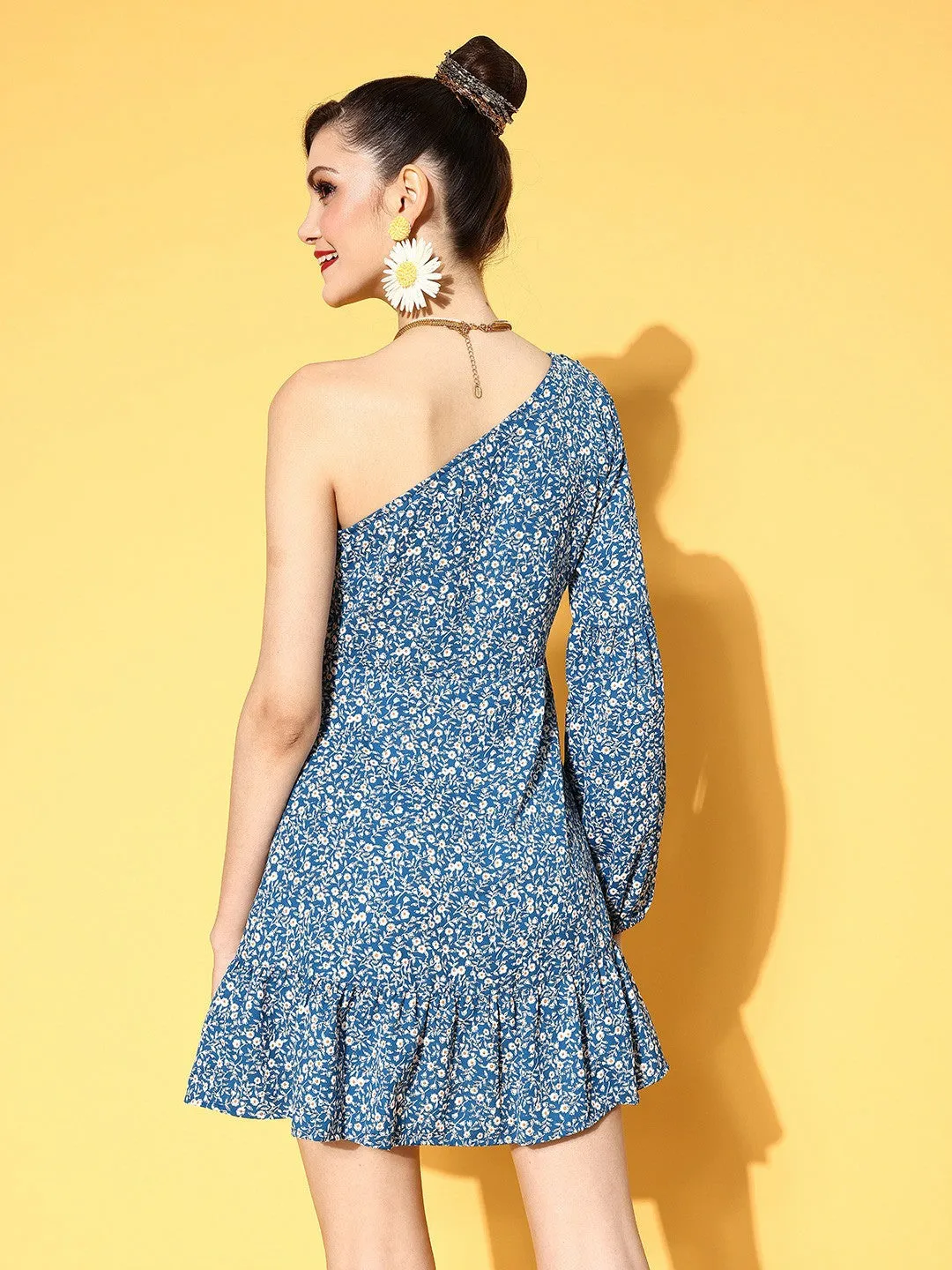 Berrylush Women Blue & Off-White Floral Printed One-Shoulder Neck Tulip Hem A-Line Mini Dress