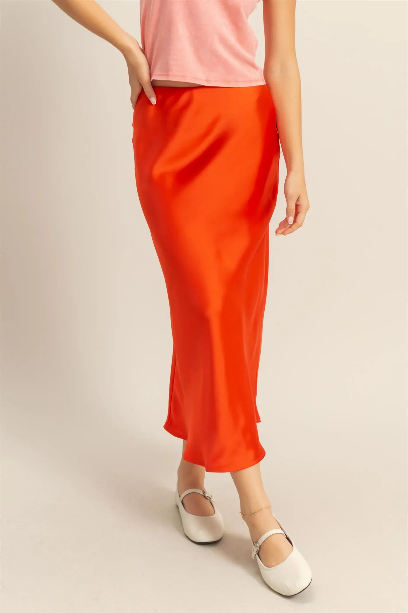 DZ25C185-High-Waisted Satin Midi Skirt