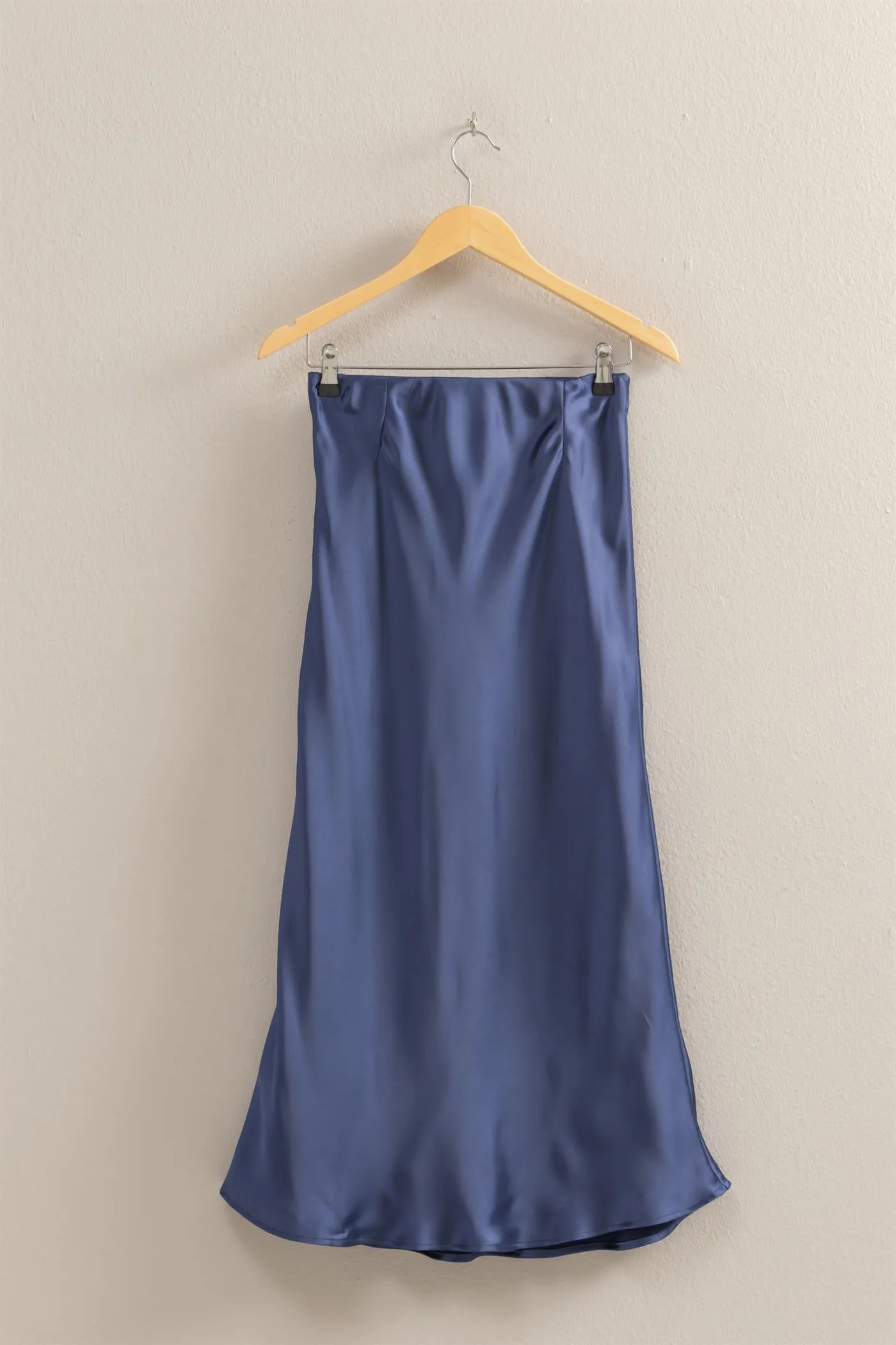 DZ25C185-High-Waisted Satin Midi Skirt