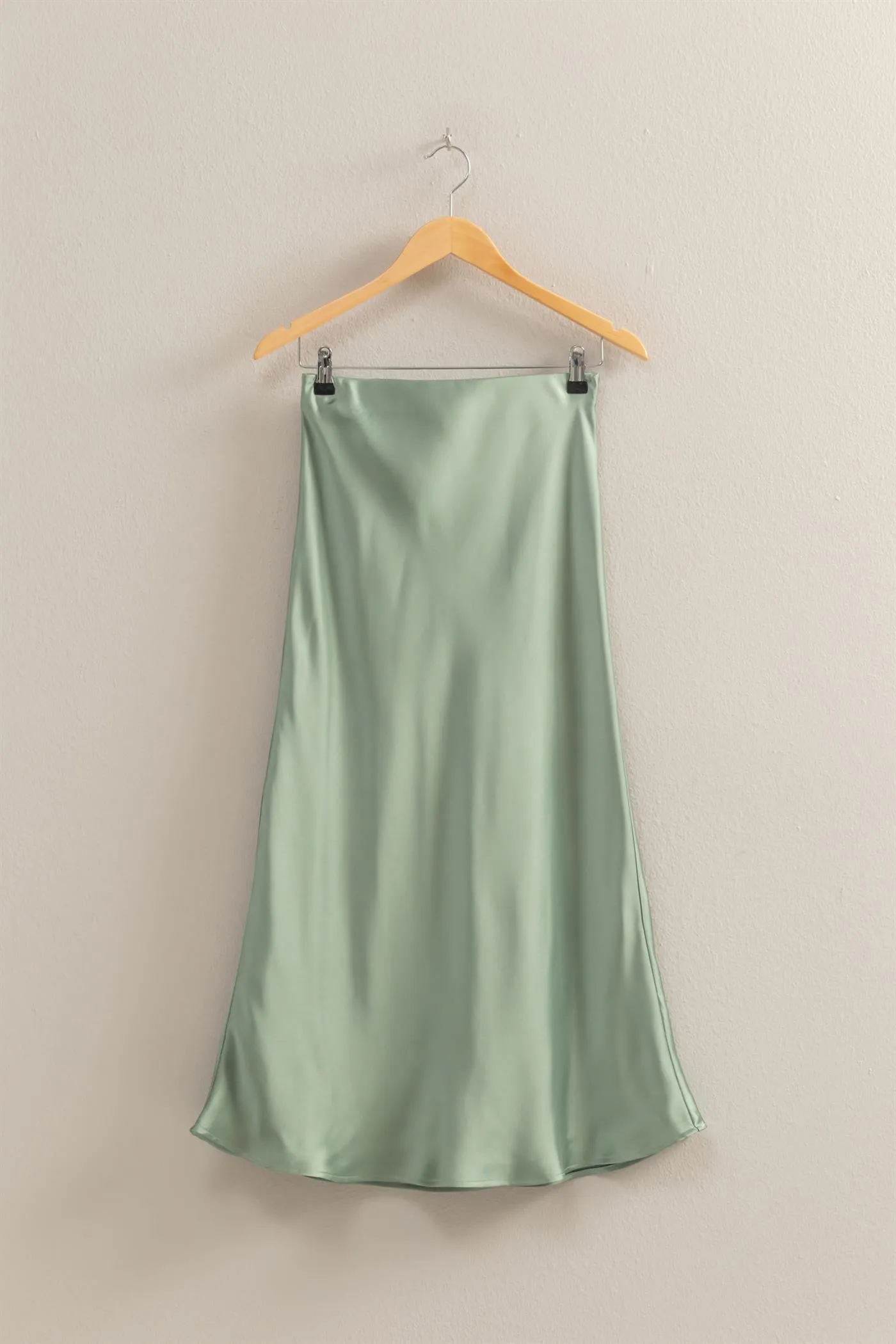 DZ25C185-High-Waisted Satin Midi Skirt