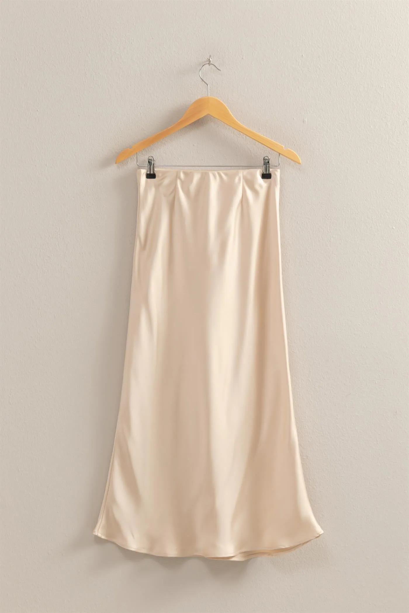 DZ25C185-High-Waisted Satin Midi Skirt