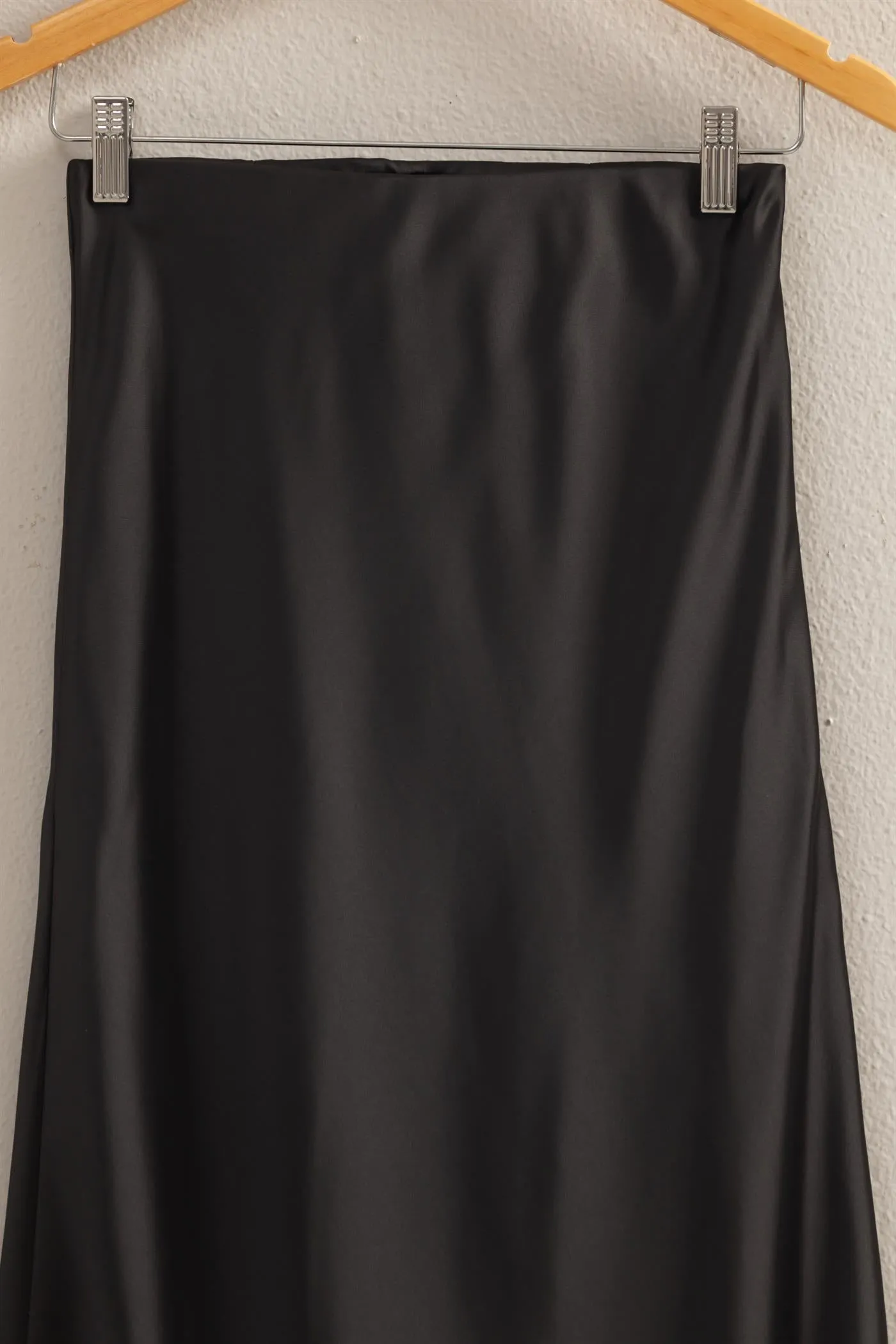 DZ25C185-High-Waisted Satin Midi Skirt