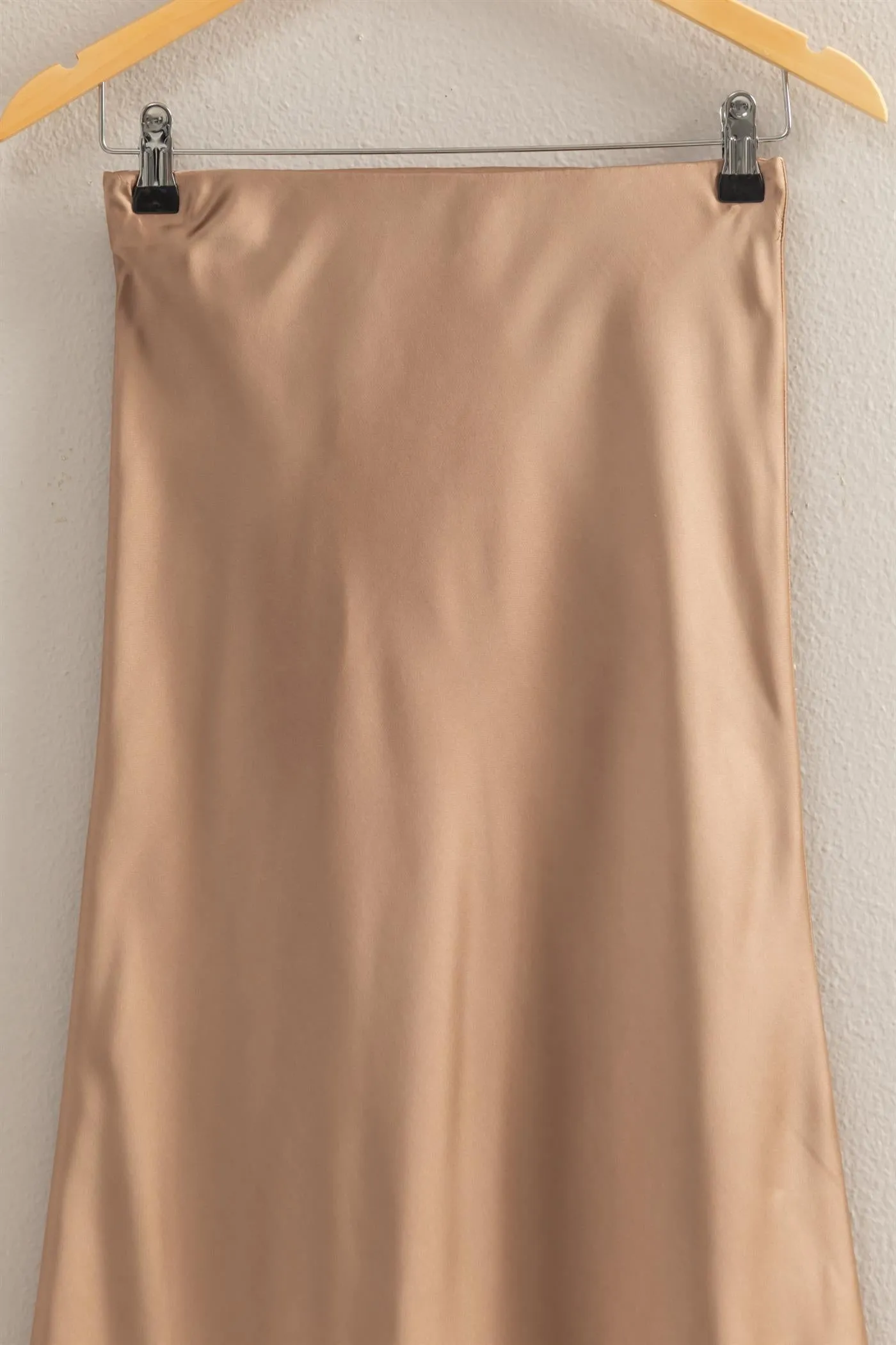 DZ25C185-High-Waisted Satin Midi Skirt