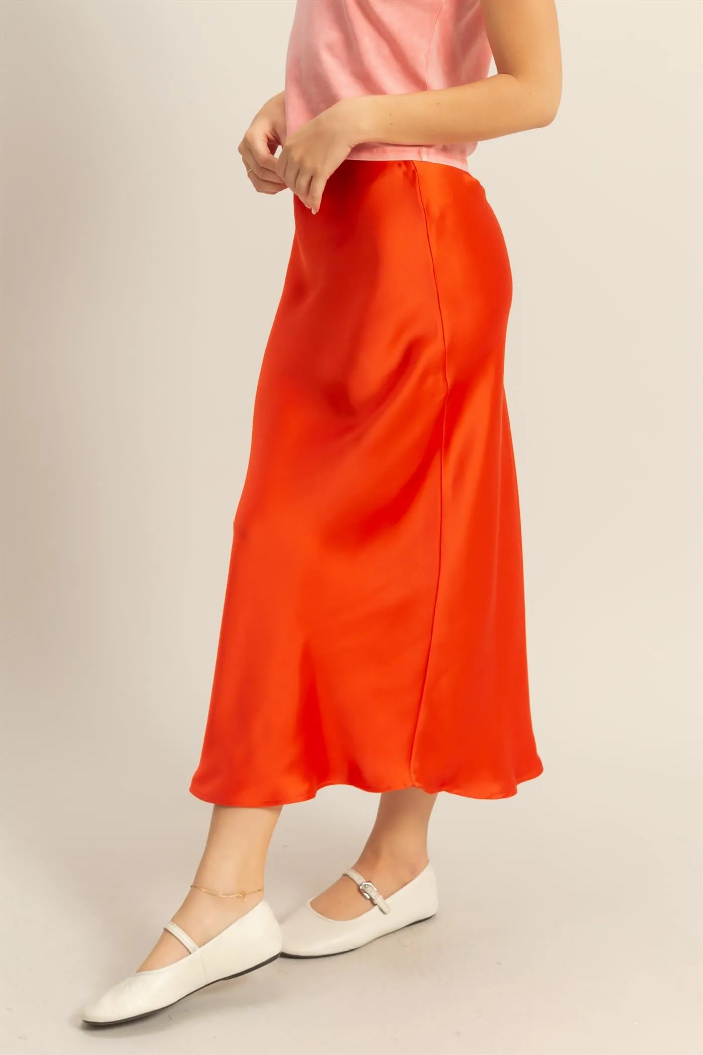 DZ25C185-High-Waisted Satin Midi Skirt