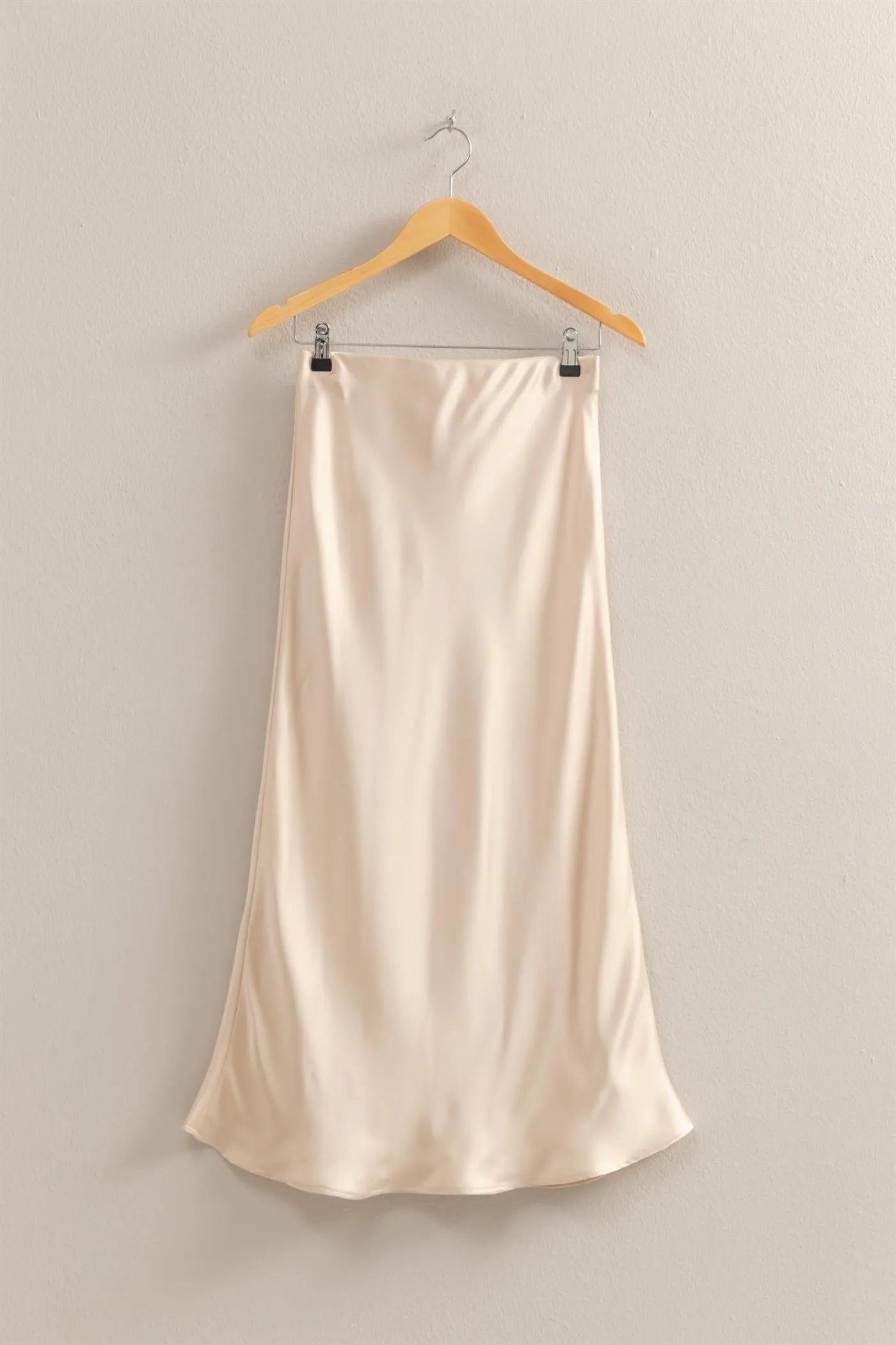 DZ25C185-High-Waisted Satin Midi Skirt