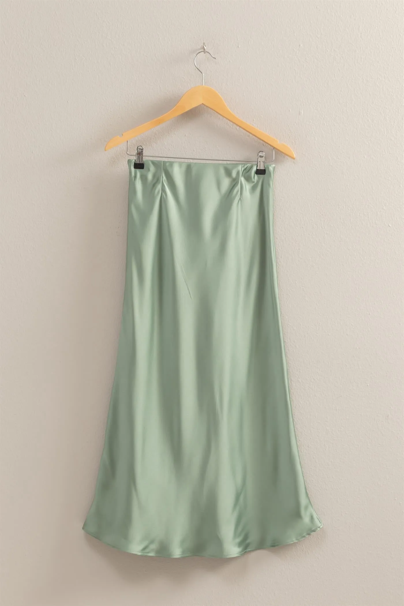 DZ25C185-High-Waisted Satin Midi Skirt