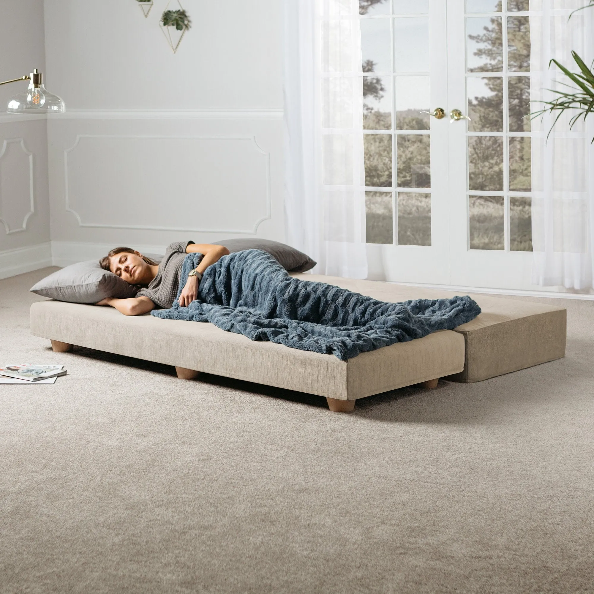 Jaxx Alon Convertible Queen Daybed & Mattress
