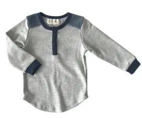 Miki Miette - Garrett Long Sleeve Henley in Soft Grey with Blue (Size 5)