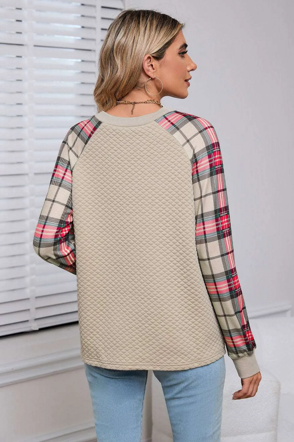Quilted Raglan Sleeve Sweatshirt: Comfort Meets Cool Style