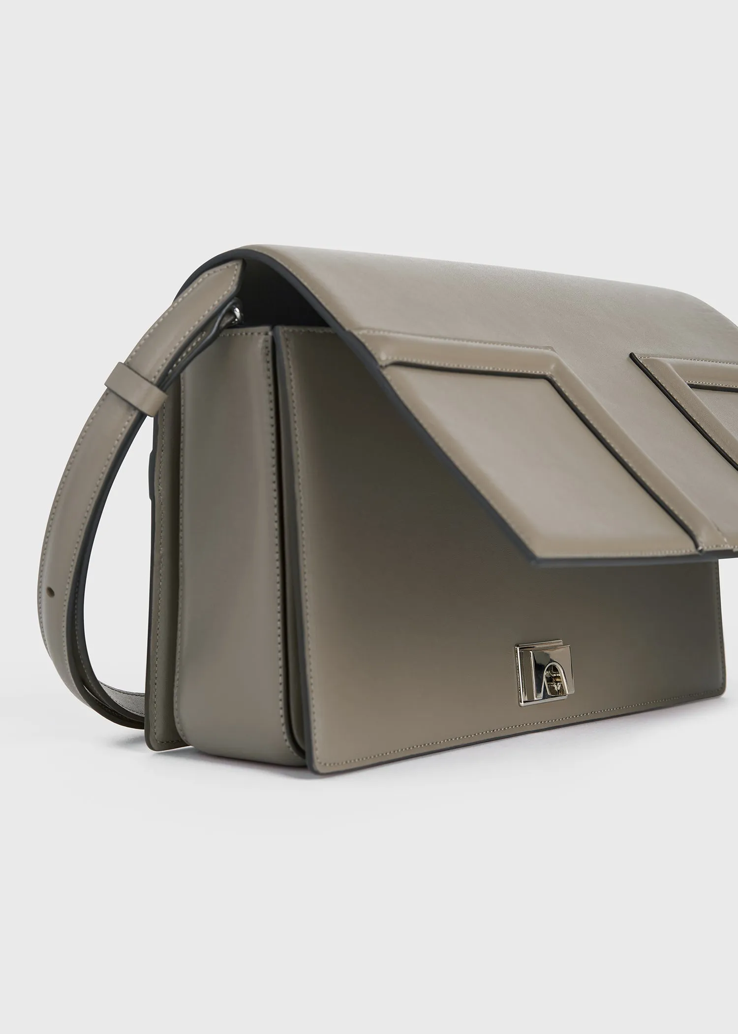 T-Flap bag taupe
