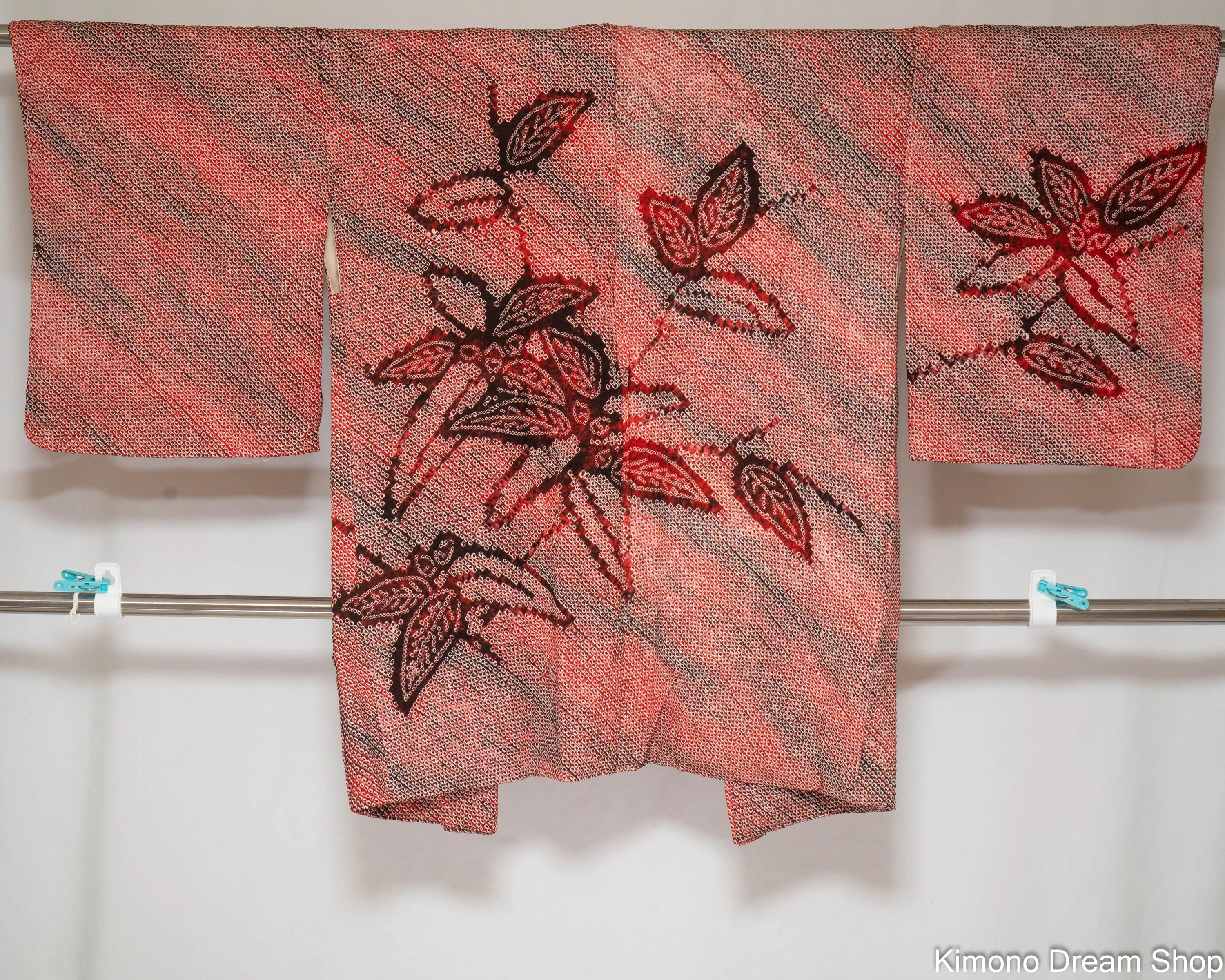Vintage Unsued Silk Shibori Haori - Light & Dark Reds - Traditional Japanese Tie Dye Kanoko Deer Fawn Spots - Women's Kimono Jacket - Leaves